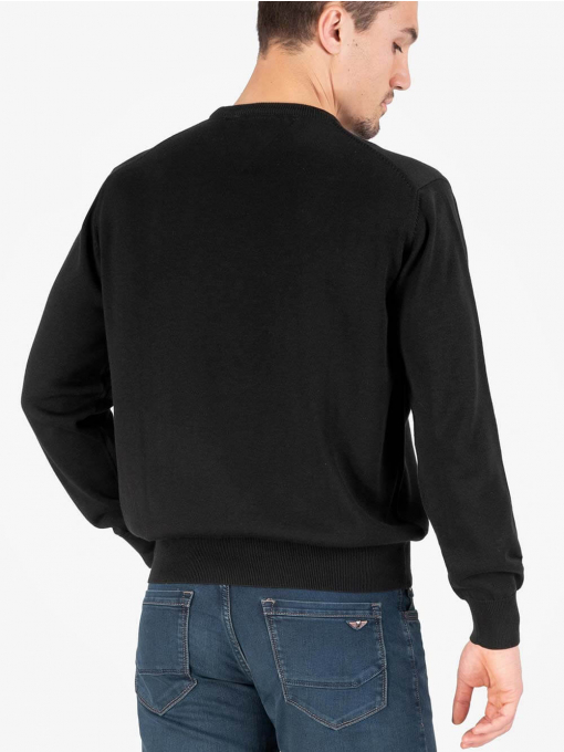 Мъжки пуловер с овално деколте  - черен 2001 INDIGO Fashion