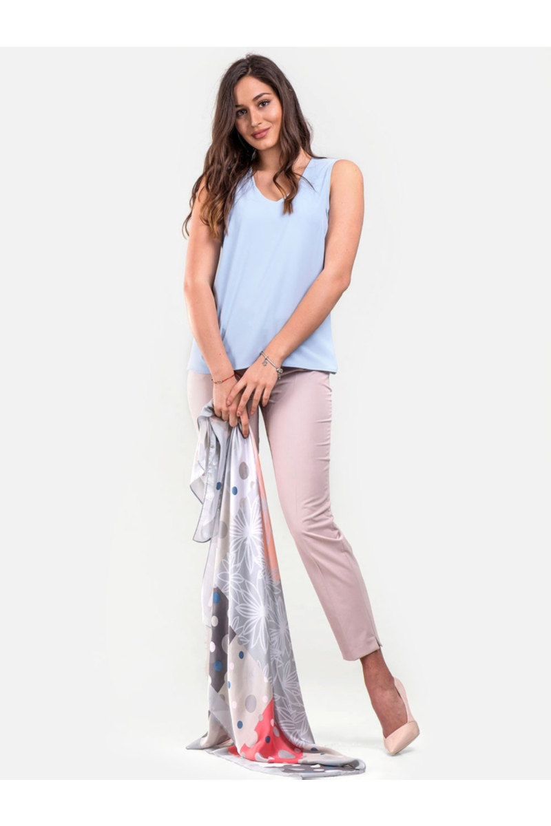 Светлосин елегантен дамски топ с v-образно деколте 2328 INDIGO Fashion