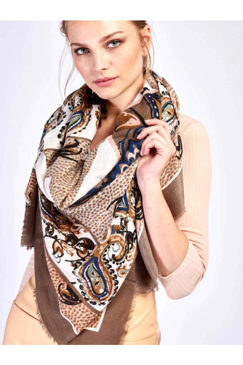 Дамски шал на точки и цветя - бежов 11110 INDIGO Fashion