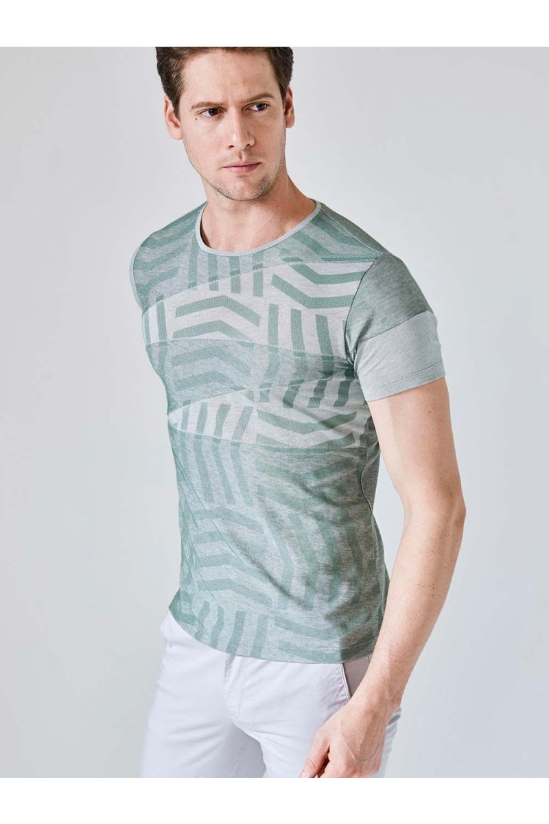 Мъжка зелена тениска на геометрични мотиви 501225 INDIGO Fashion