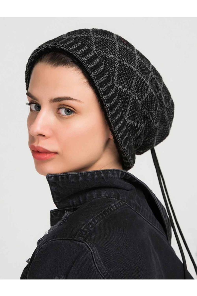 Сива плетена шапка с релефен мотив 10942 INDIGO Fashion