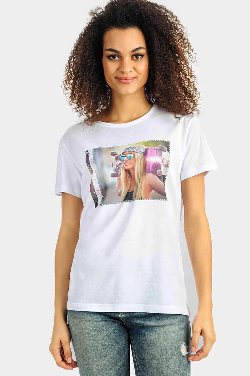 Бяла дамска тениска 7121 INDIGO Fashion