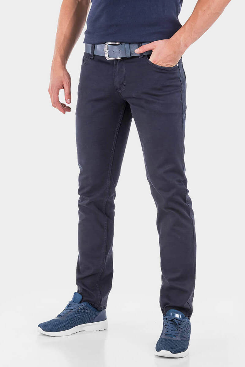 Класически мъжки дънки в индигово синьо