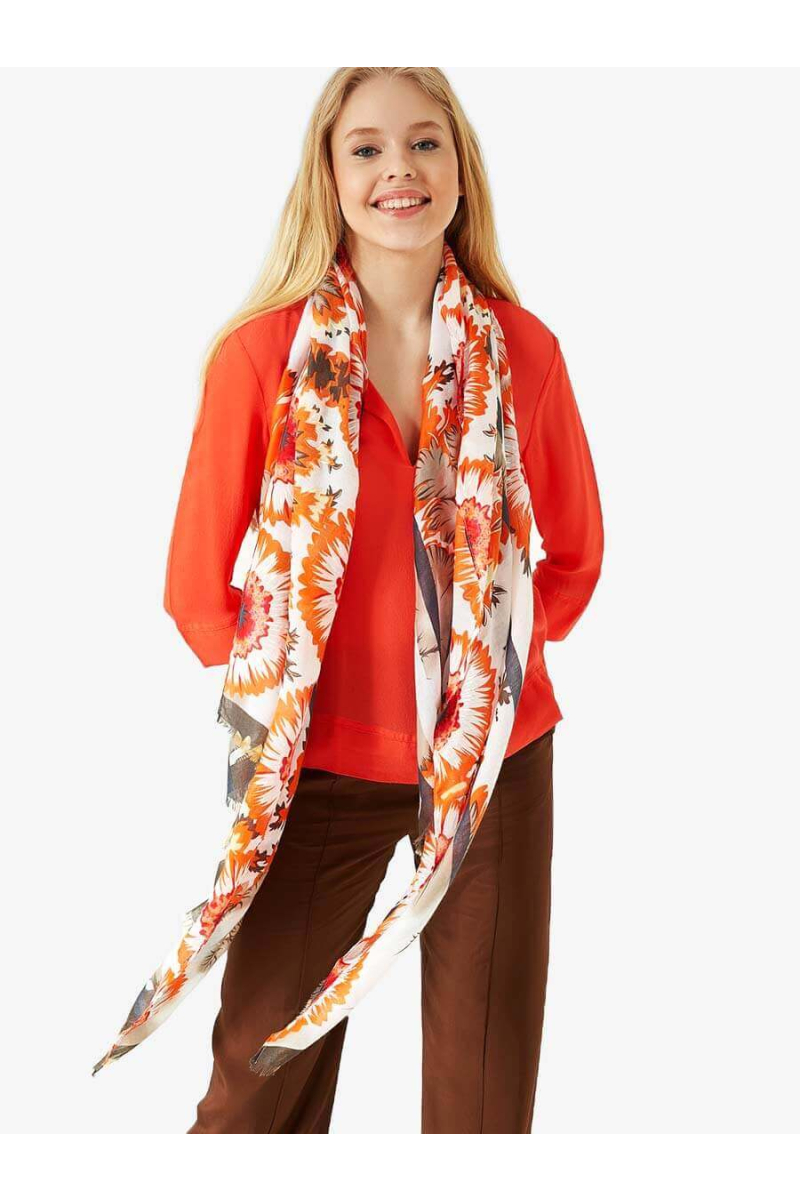 Оранжев дамски шал с флорална шарка 11617 INDIGO Fashion
