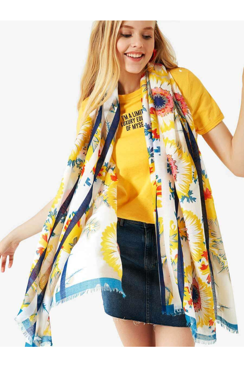 Жълт дамски шал с флорална шарка 11617 INDIGO Fashion