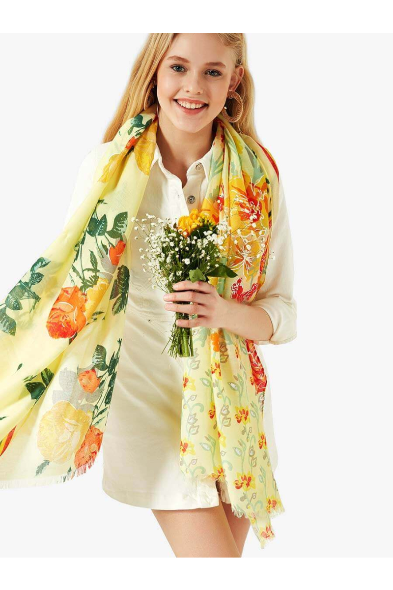 Жълт дамски шал с десен на цветя 11620 INDIGO Fashion