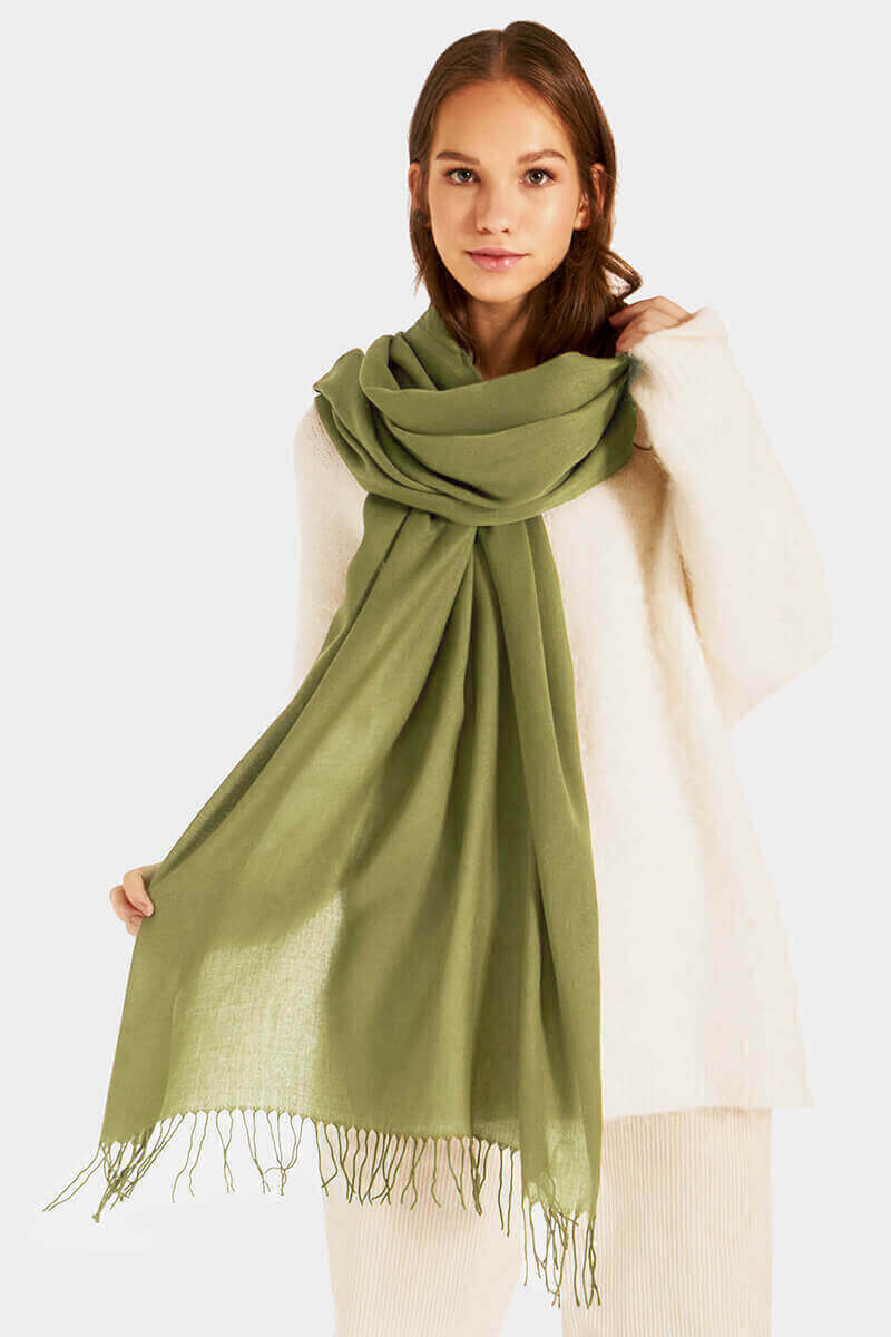 Едноцветен дамски шал 12107-06 INDIGO Fashion