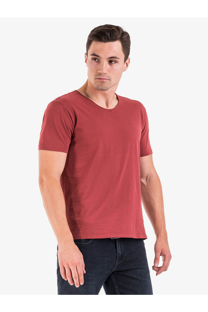 Мъжка тениска с V - образно деколте - цвят бордо 501527 INDIGO Fashion